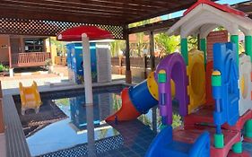 D'Razna Chalet Pantai Seberang Takir